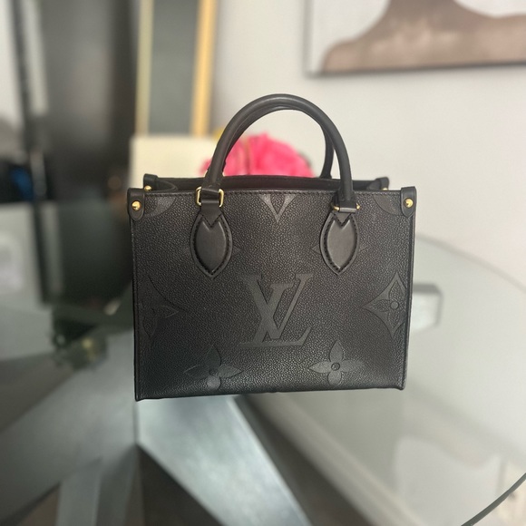 Louis Vuitton purse - Picture 8 of 8